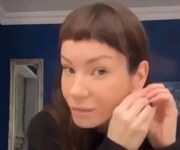 Блогерша Ида Галич отстригла ультракороткую челку, о которой давно мечтала