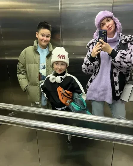 "Ты же моя семья?". Агата Муцениеце намекнула на конфликт с сыном в новом видео