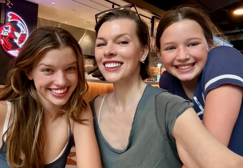 Милла Йовович показала редкие фото с дочерьми и матерью Галиной Логиновой