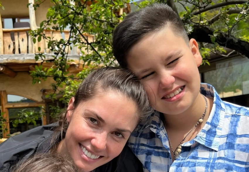 "Берегите эти глаза, полные доверия и любви". Агата Муцениеце опубликовала архивное фото со своим сыном Тимофеем