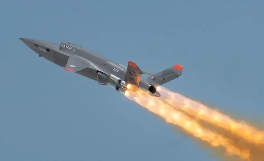 «Полёт Валькирий»: в США впервые имитировали воздушный бой дронов XQ-58A Valkyrie, управляемых с бортов F-15 и F-16