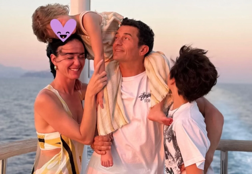 Орландо Блум опубликовал новые фото с детьми и Кэти Пэрри на фоне их разрыва