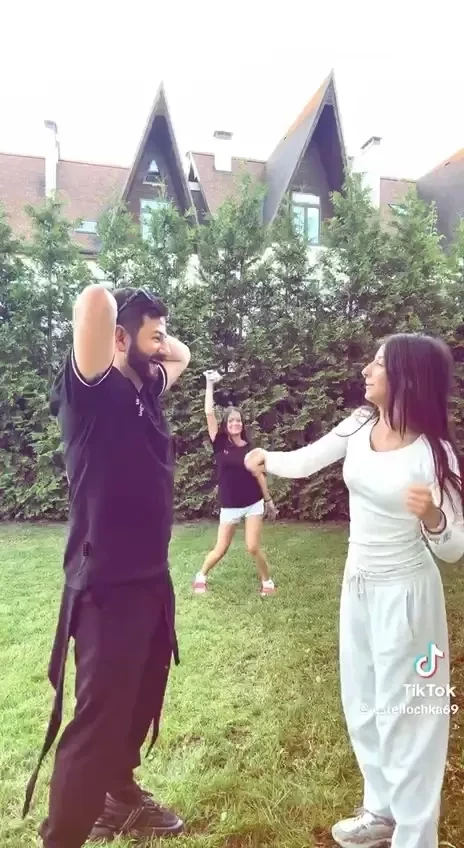 Михаил Галустян проводит время с дочерьми от бывшей жены на фоне развода