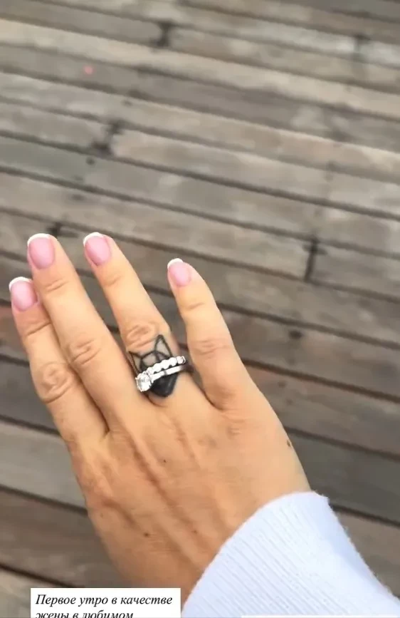 "Первое утро в качестве жены". Агата Муцениеце показала обручальное кольцо после свадьбы с Петром Дрангой